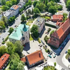 Słupsk atrakcje na weekend: zamek Książąt Pomorskich, kościół Mariacki i urokliwe kamienice. Idealne miejsce na spacer.