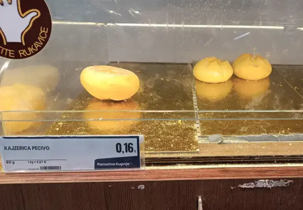 Chleb w Chorwacji: Kajzerica kosztuje 0,16 euro. To świetna cena za 60g pieczywa!
